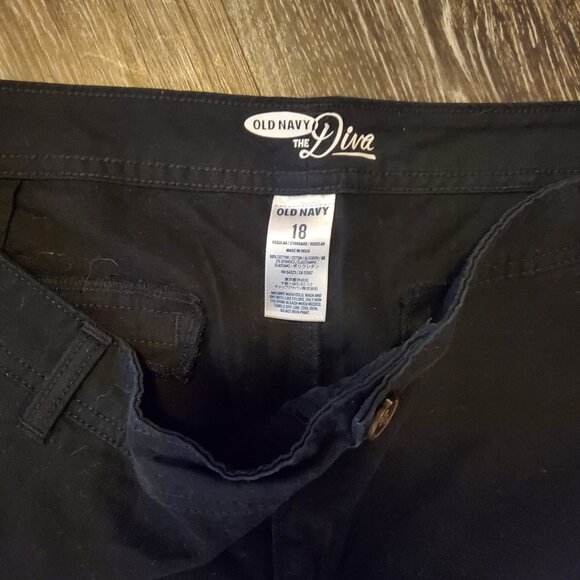 Women's Old Navy the Diva Black Khaki type Pants, Size 18, Pockets, Great Cond! - Picture 3 of 4
